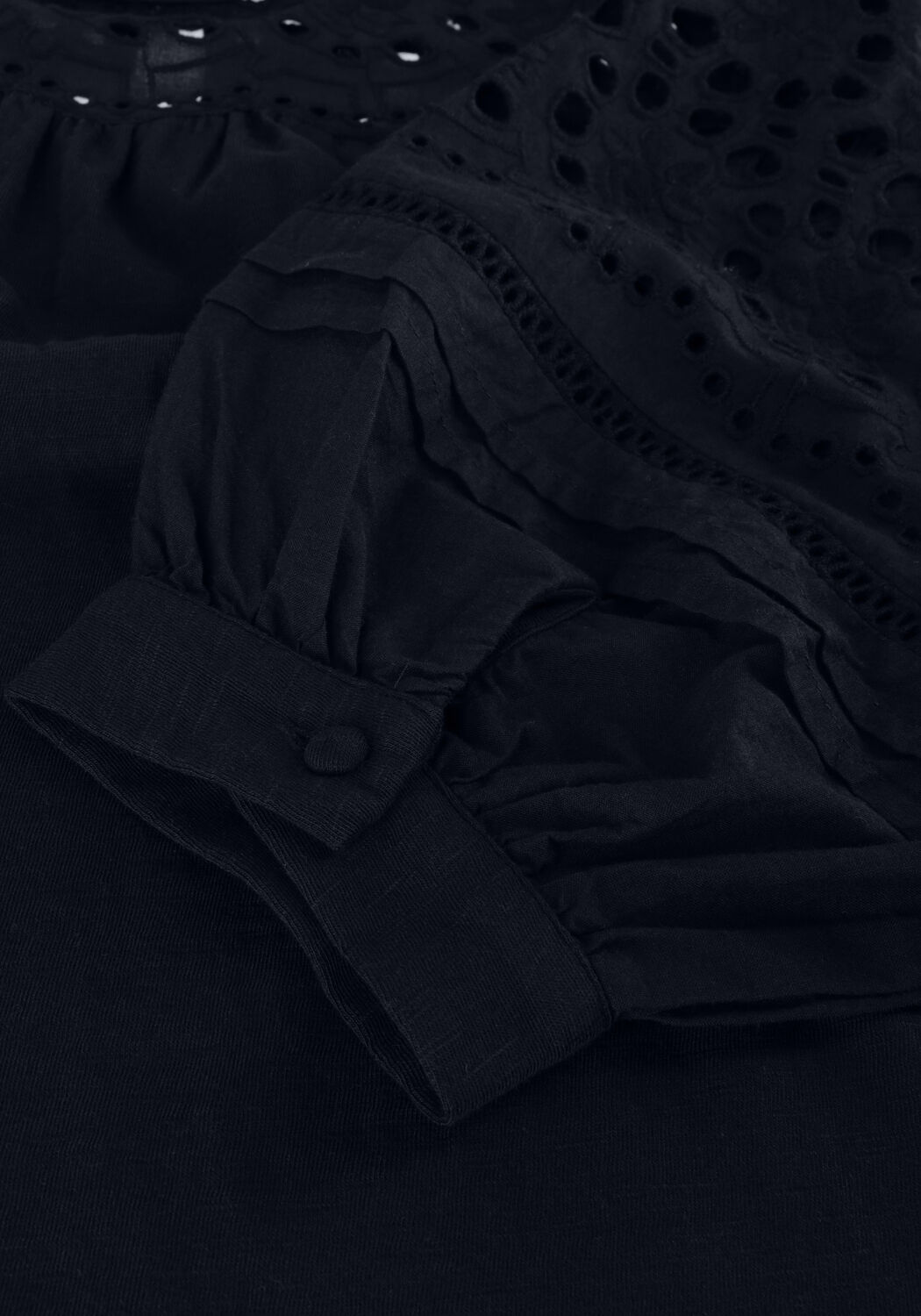 RUBY TUESDAY Haut SALINA HALF SLEEVES BLOUSE WITH RUFFLE NECK AND EMBRO DETAILS Bleu fonc&eacute; - large