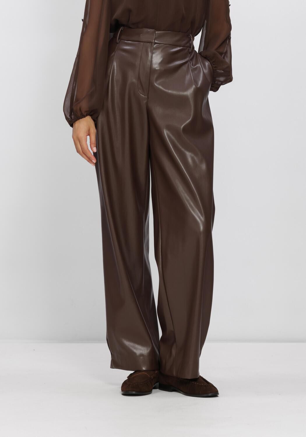 DANTE6 Pantalon large MINORA FAUX LEATHER BARREL PANTS en marron - large