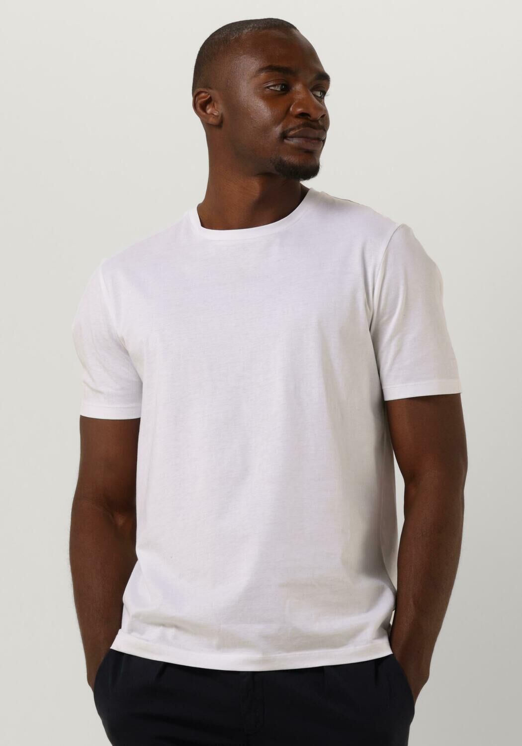BOSS T shirt TESSLER 150 en blanc Omoda