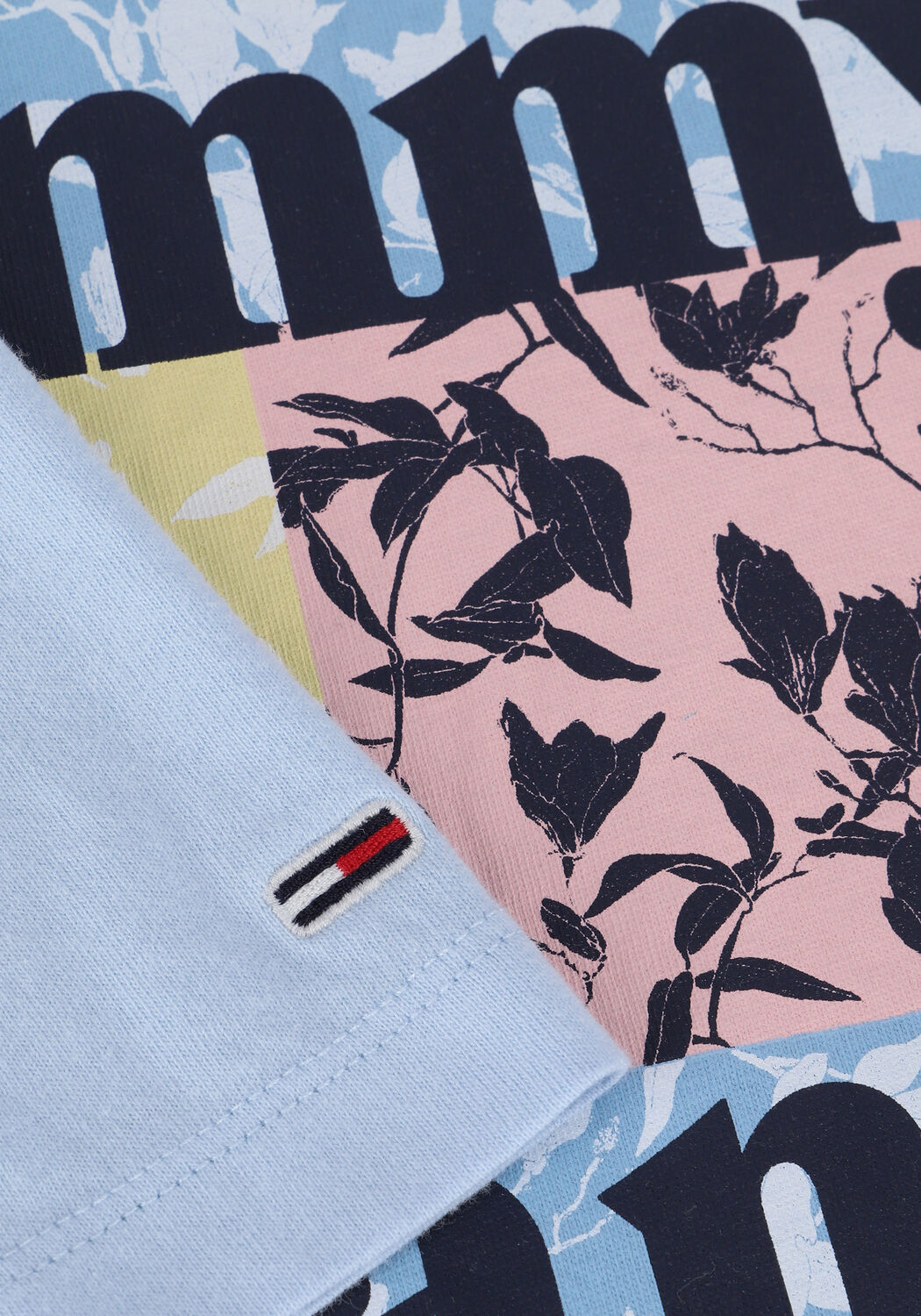 Lichtblauwe TOMMY JEANS T-shirt TJW FLORAL FLAG TEE - large