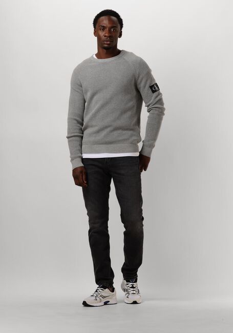 CALVIN KLEIN Chandail BADGE EASY SWEATER en gris - large