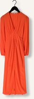 SECOND FEMALE Robe maxi EMUANUELLE SLIM DRESS en orange SECOND FEMALE Robe maxi EMUANUELLE SLIM DRESS en orange - medium