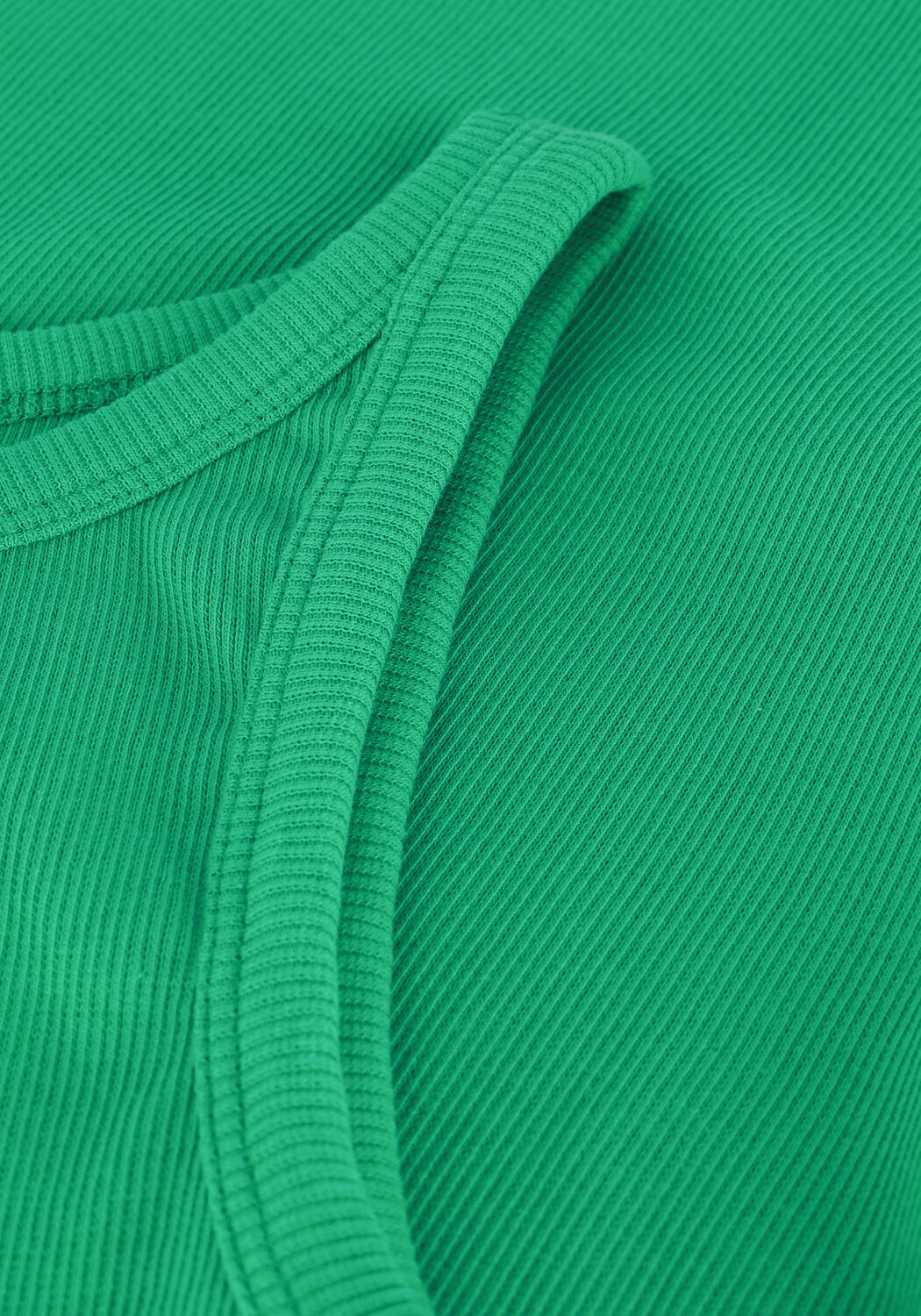 GESTUZ Haut DREW TOP en vert - large