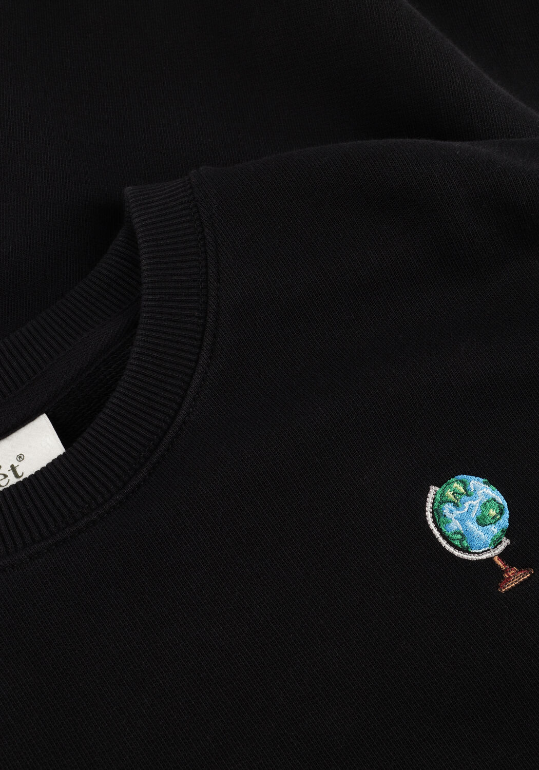 Zwarte FOR&Eacute;T Sweater GLOBUS SWEATSHIRT - large