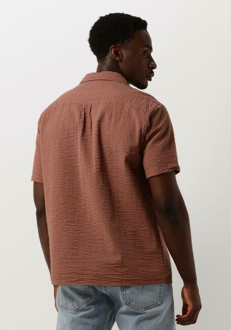 ANERKJENDT Chemise décontracté AKLEO S/S SEERSUCKER SHIRT en cognac - large