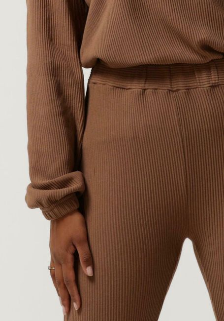 SIMPLE Pantalon évasé FLAIR JER-ORG-COT-22-3 en marron - large