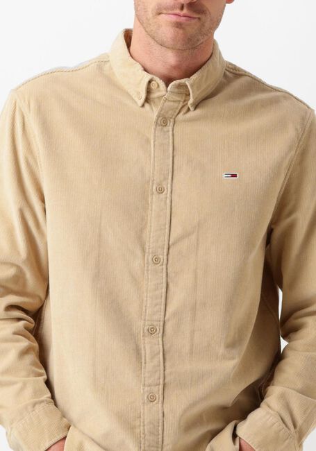 TOMMY JEANS Chemise décontracté TJM REG CORDUROY SHIRT en beige - large