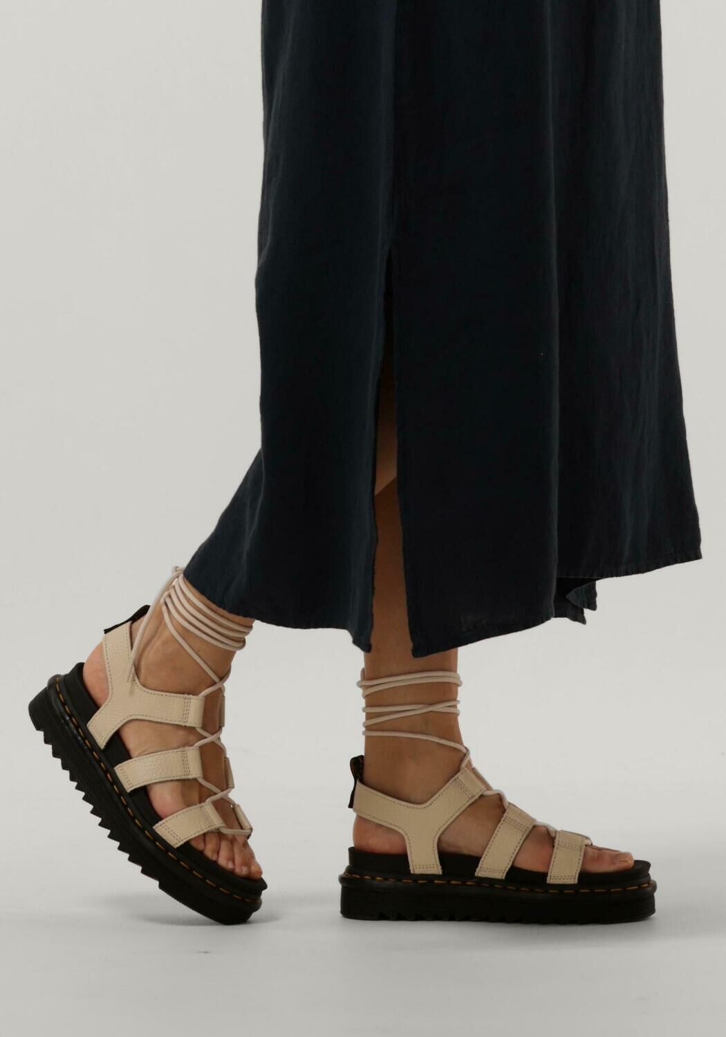 DR MARTENS NARTILLA Sandales en beige Omoda