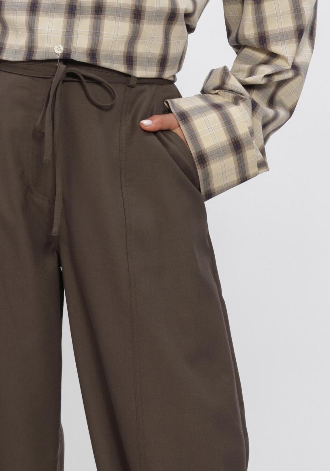 Zwarte SECOND FEMALE Broeken/jumpsuits BLINK NEW CARGO TROUSERS - large