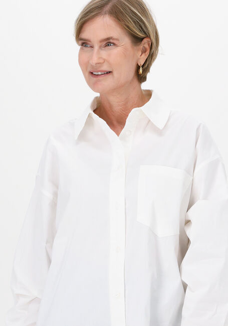 SIMPLE AMOUR Blouses en blanc - large