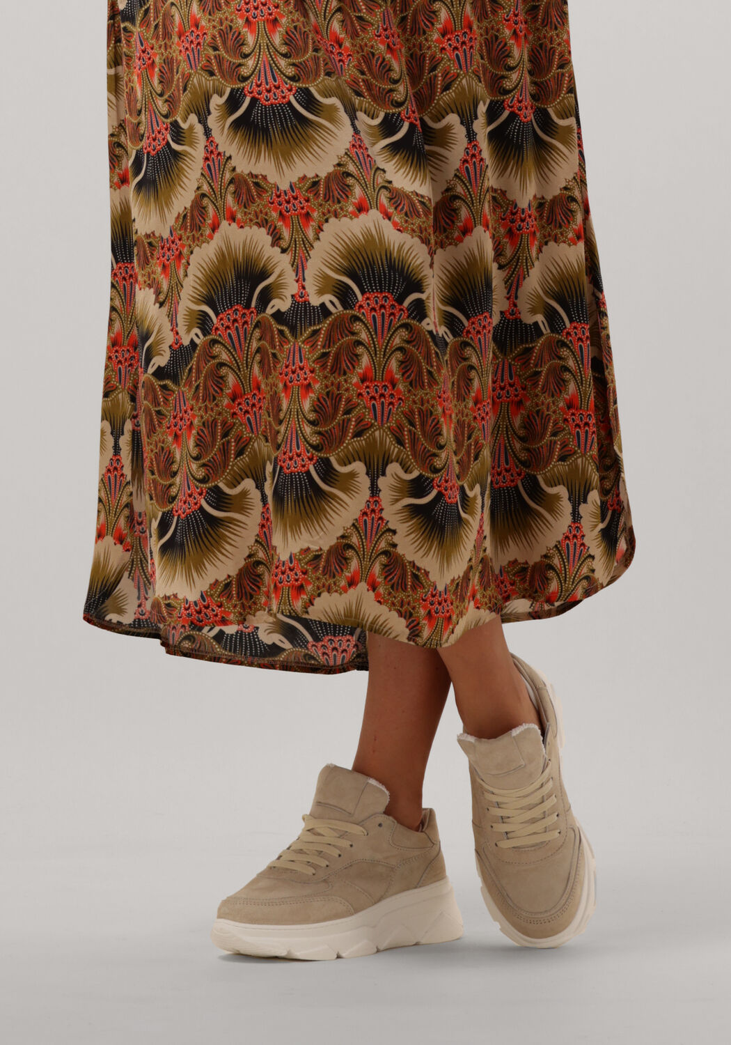 NOTRE-V Baskets basses 04-91 en beige - large