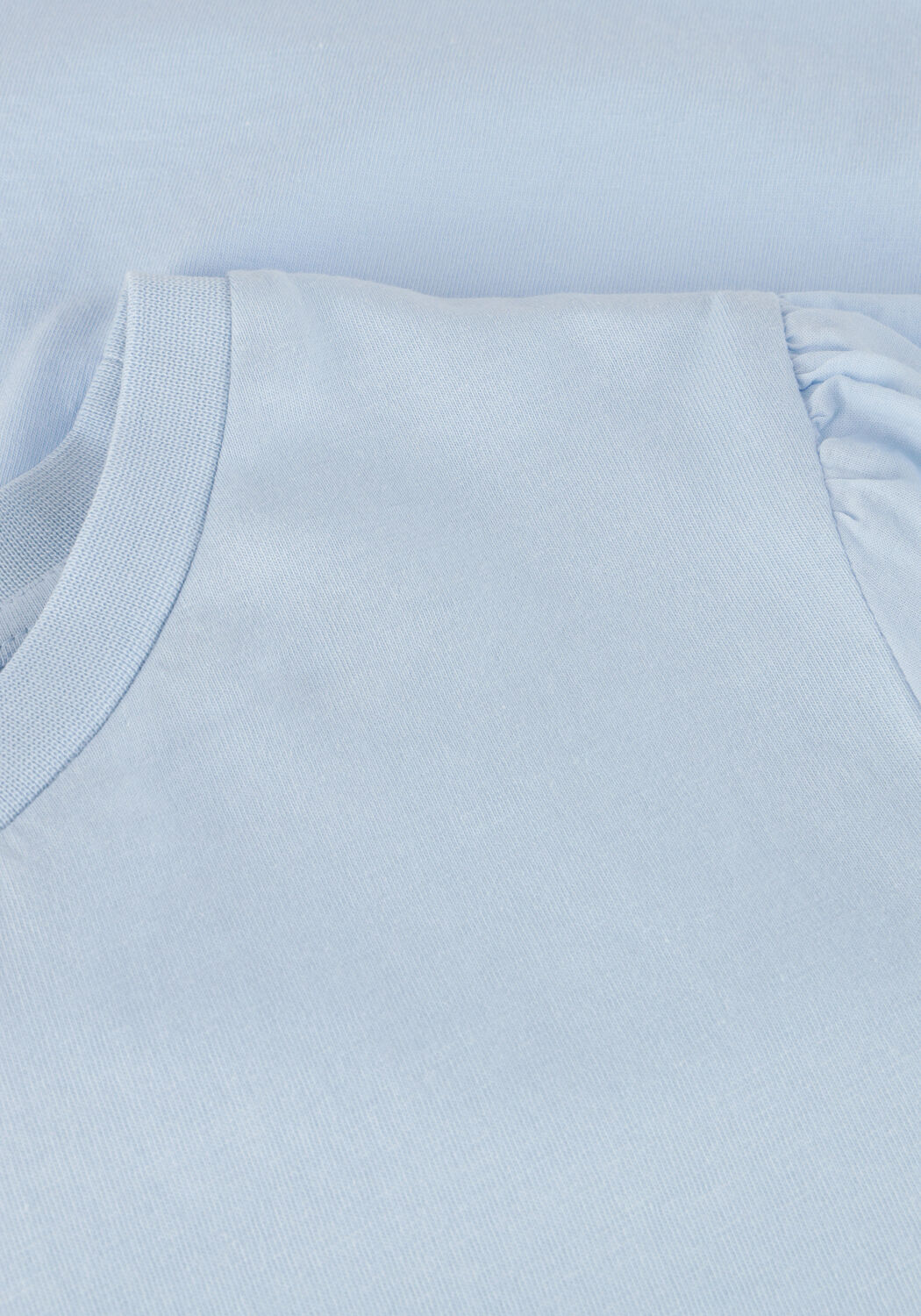 Lichtblauwe Y.A.S. T-shirt YASLEX SS TOP W. EMB SLEEVES S. NOOS - large