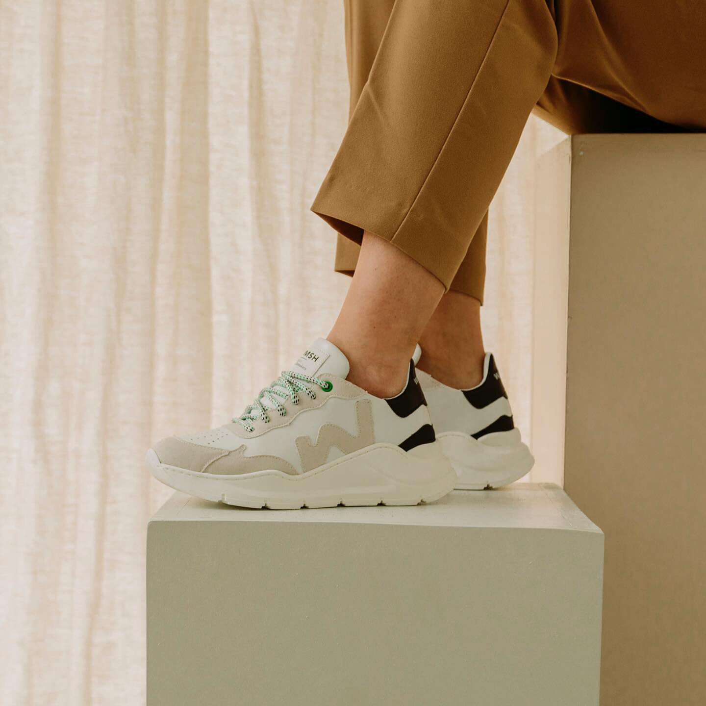 WOMSH Baskets basses VEGAN en blanc  - large