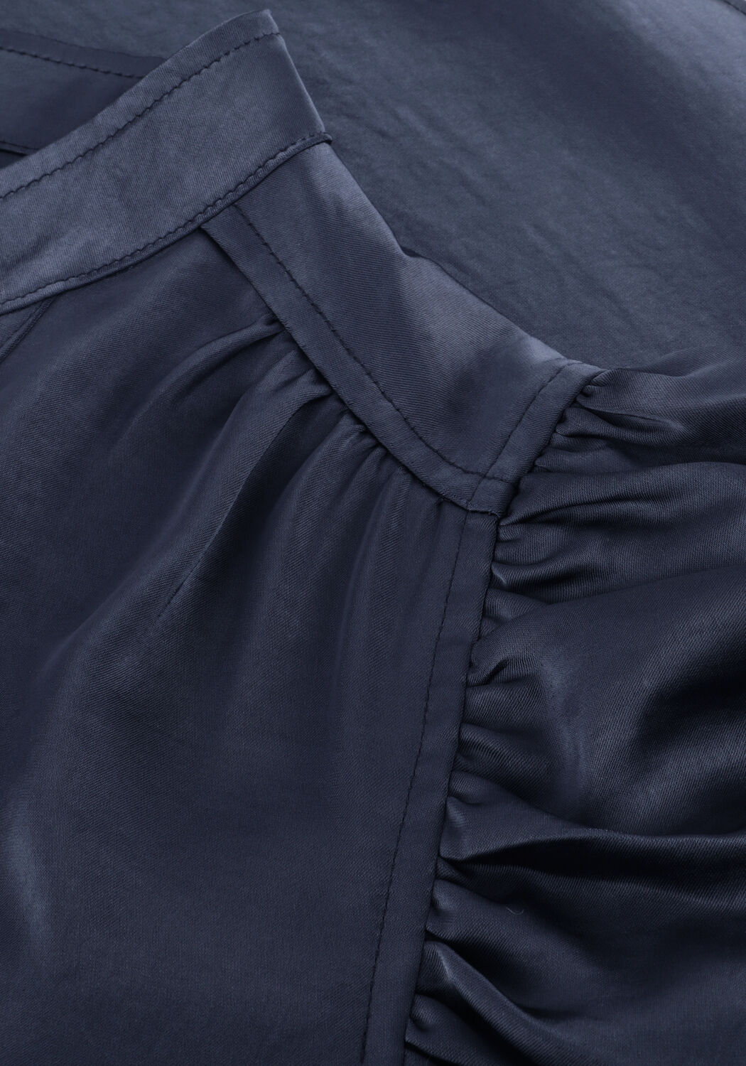 Donkerblauwe NEO NOIR  ROELLA HEAVY SATEEN BLOUSE - large
