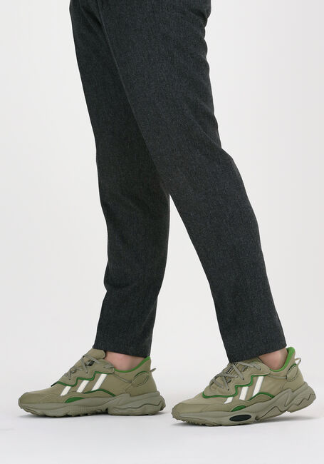 Groene ADIDAS Sneakers OZWEEGO MEN - large