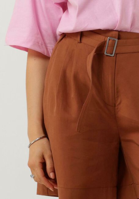 CATWALK JUNKIE TAILORED SHORTS Pantalons en rouge - large