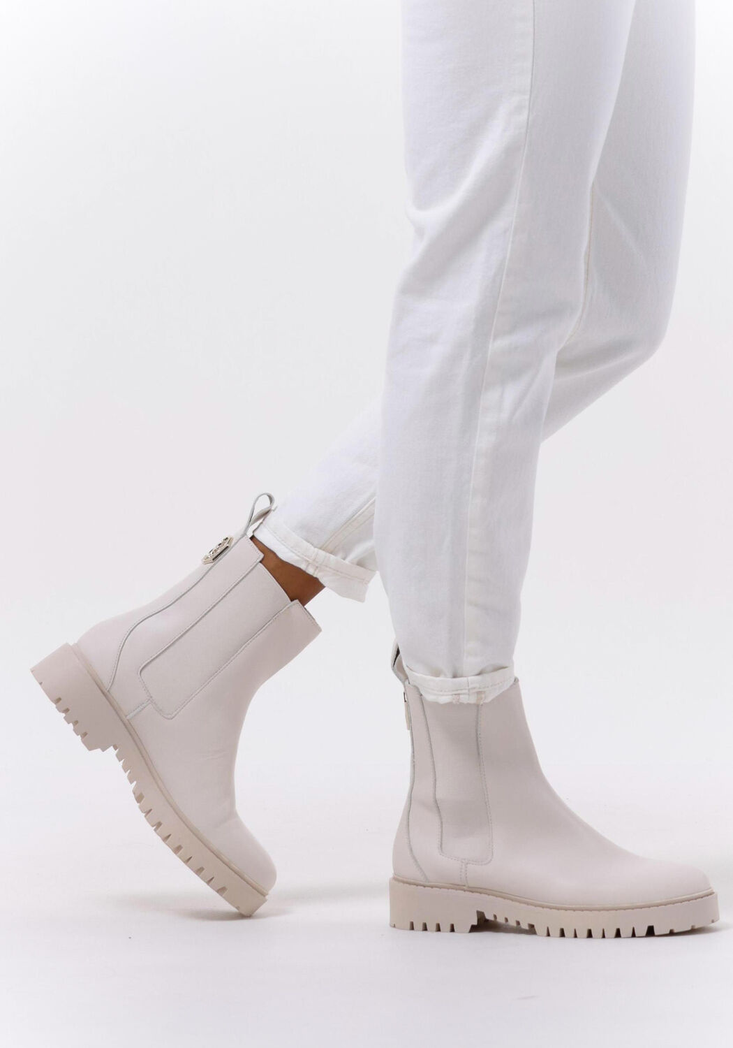 Beige GUESS Chelsea boots OAKESS Omoda