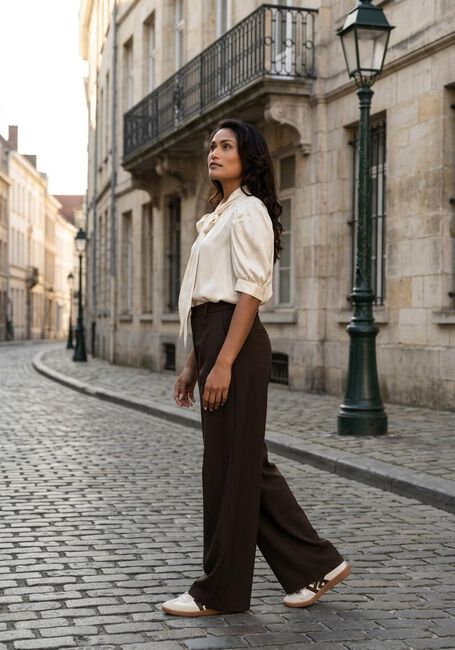 NEO NOIR Pantalon large ESSIALL STRUCTURE PANTS en marron - large