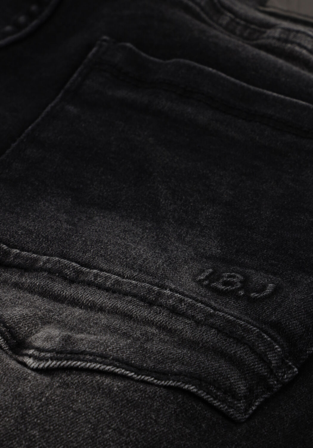 INDIAN BLUE JEANS Pantalon courte BLACK ANDY SHORT en noir - large