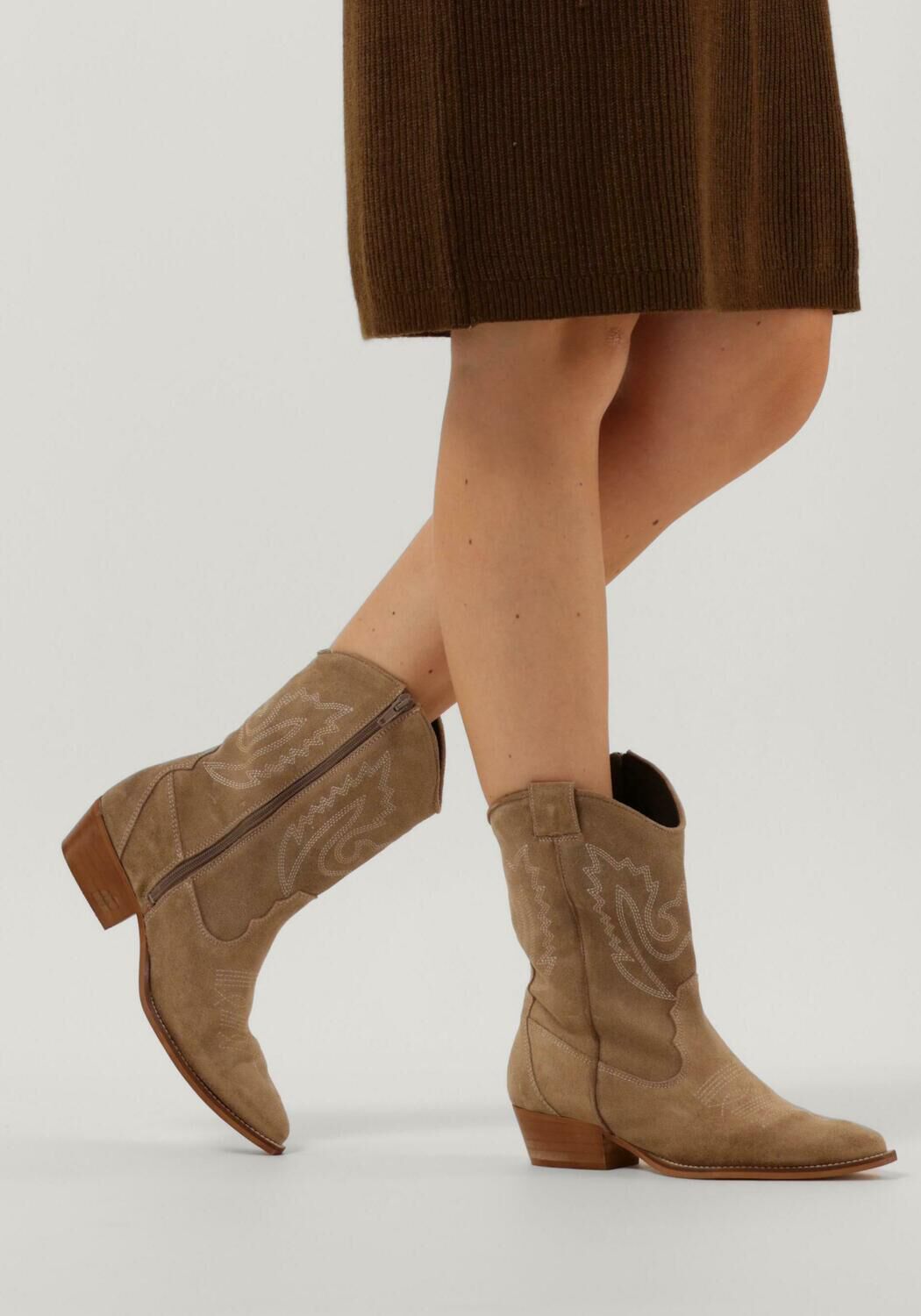Omoda cowboy boots deals