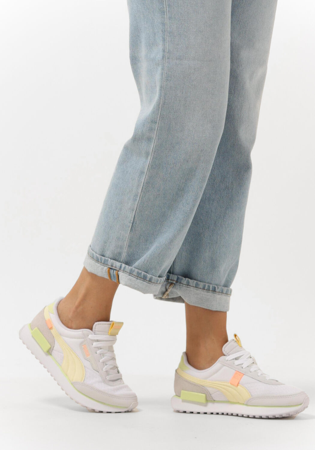 PUMA Baskets basses FUTURE RIDER PASTEL WN'S en blanc - large