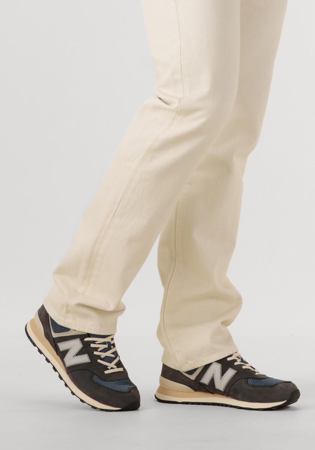 NEW BALANCE Baskets basses U574 M en gris - large