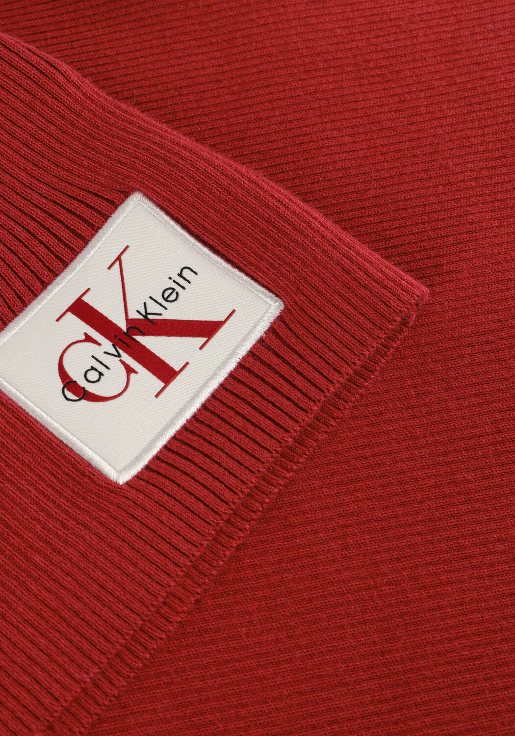 CALVIN KLEIN Col roul&eacute; WOVEN LABEL ROLL NECK en rouge - large