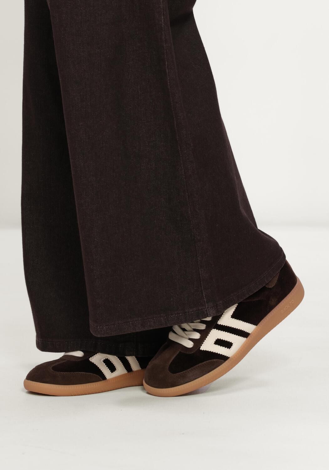 BACK70 Baskets basses CLOUD en marron - large