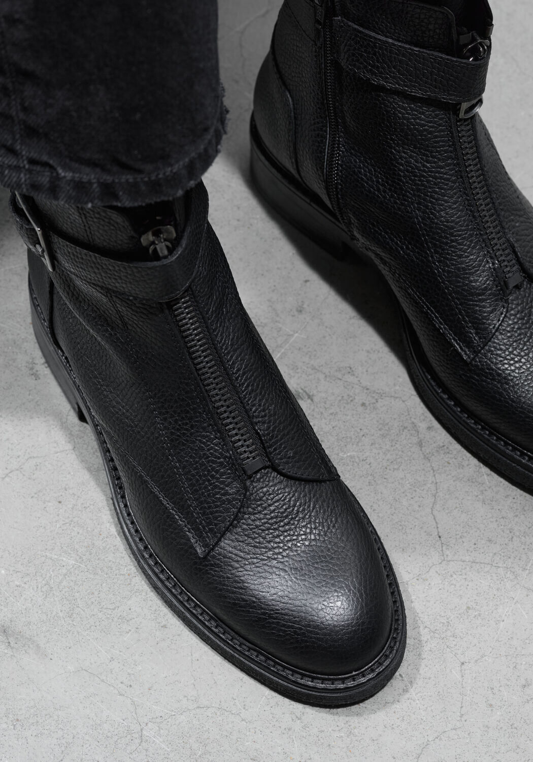 LINA LOCCHI Bottillons 09-223 en noir - large