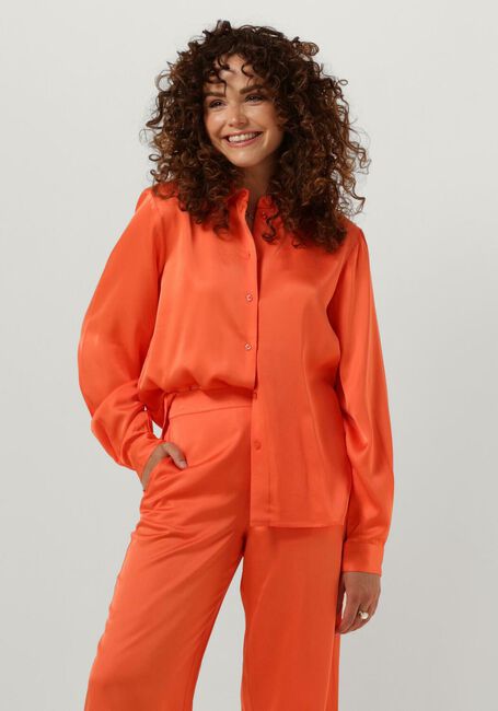 SELECTED FEMME SLFFRANZISKA LS SATIN Blouses en orange - large