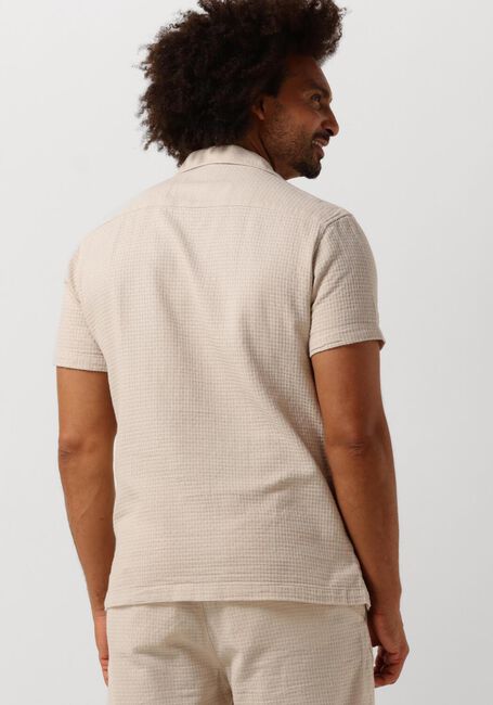 SELECTED HOMME Chemise décontracté SLHREG-WEST SHIRT SS RESORT CAMP en beige - large