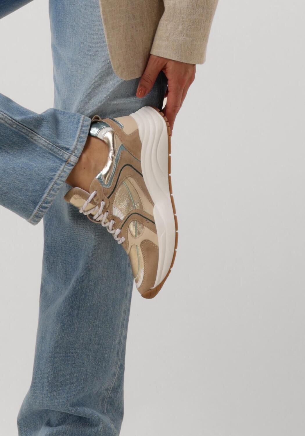 Gouden OMODA Sneakers CHARU - large