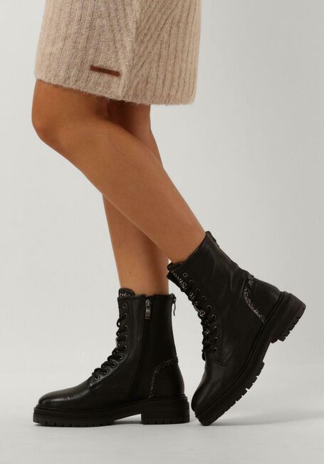 MARUTI Bottines à lacets BONNIE en noir - large