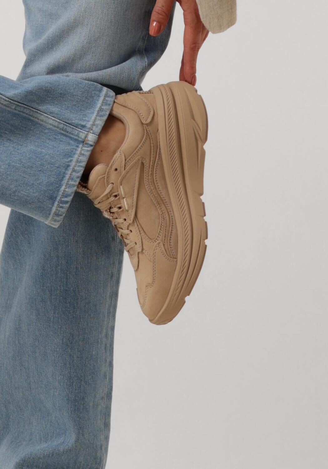 UGG Baskets basses W CA1 W en beige - large