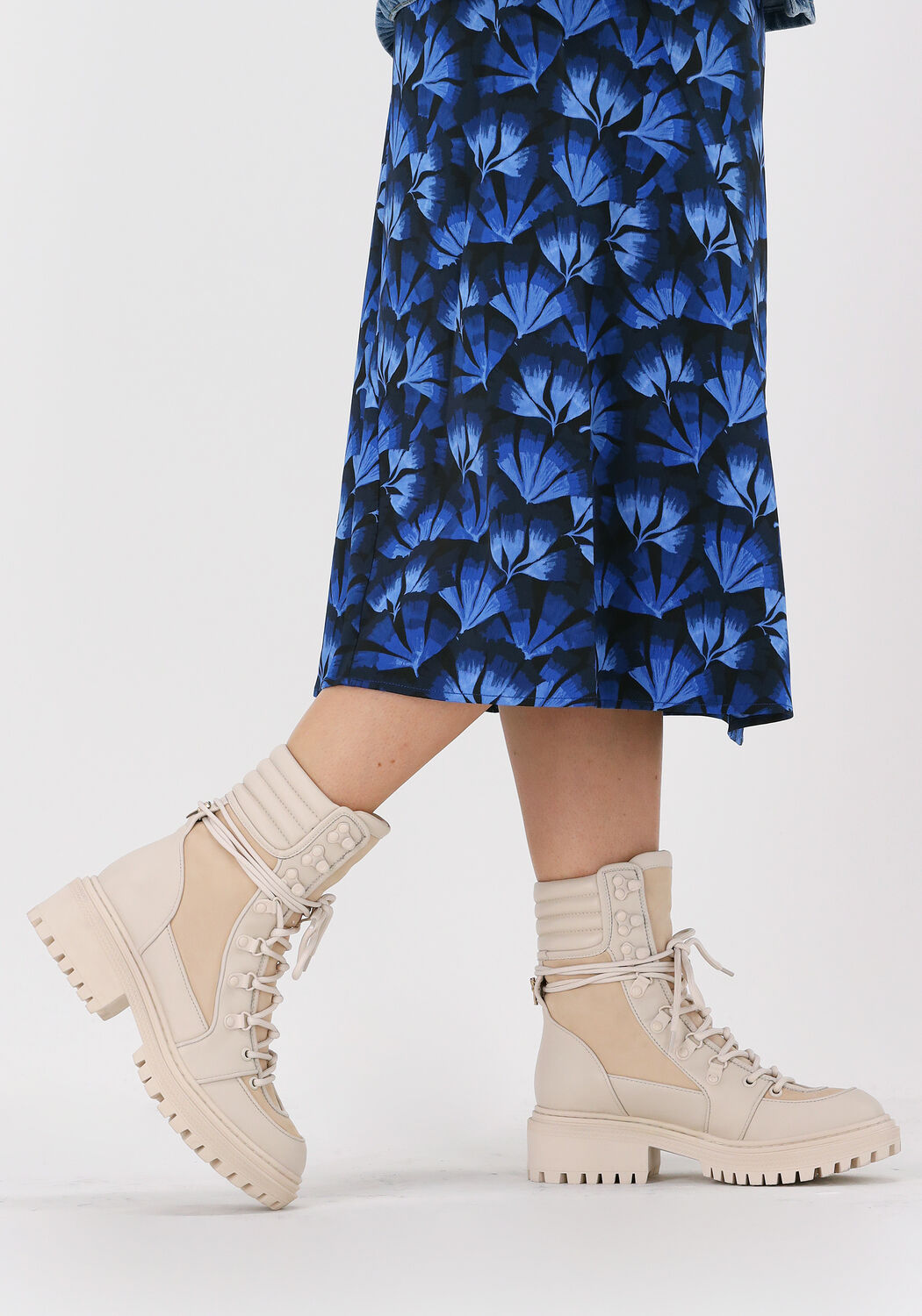 JOSH V Bottines &agrave; lacets KARINA en beige - large