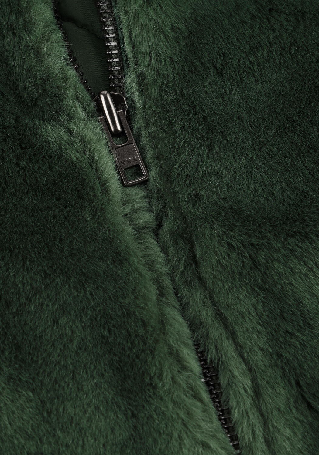 ALIX THE LABEL Manteau en fausse fourrure FAUX FUR COAT Vert fonc&eacute; - large