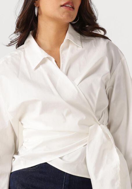 ANOTHER LABEL ELIF TOP L/S Blouses en blanc - large