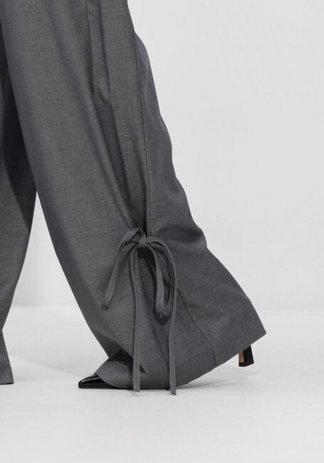 Grijze CO'COUTURE Broeken/jumpsuits LIAM STRING PLEAT LL PANT - large