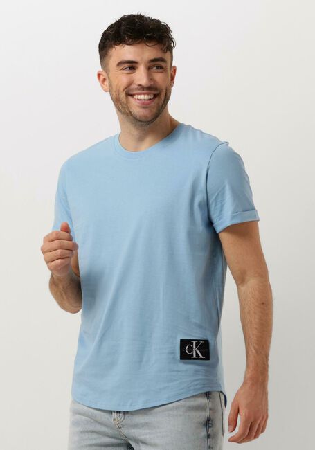 CALVIN KLEIN T-shirt BADGE TURN UP SLEEVE Bleu clair - large