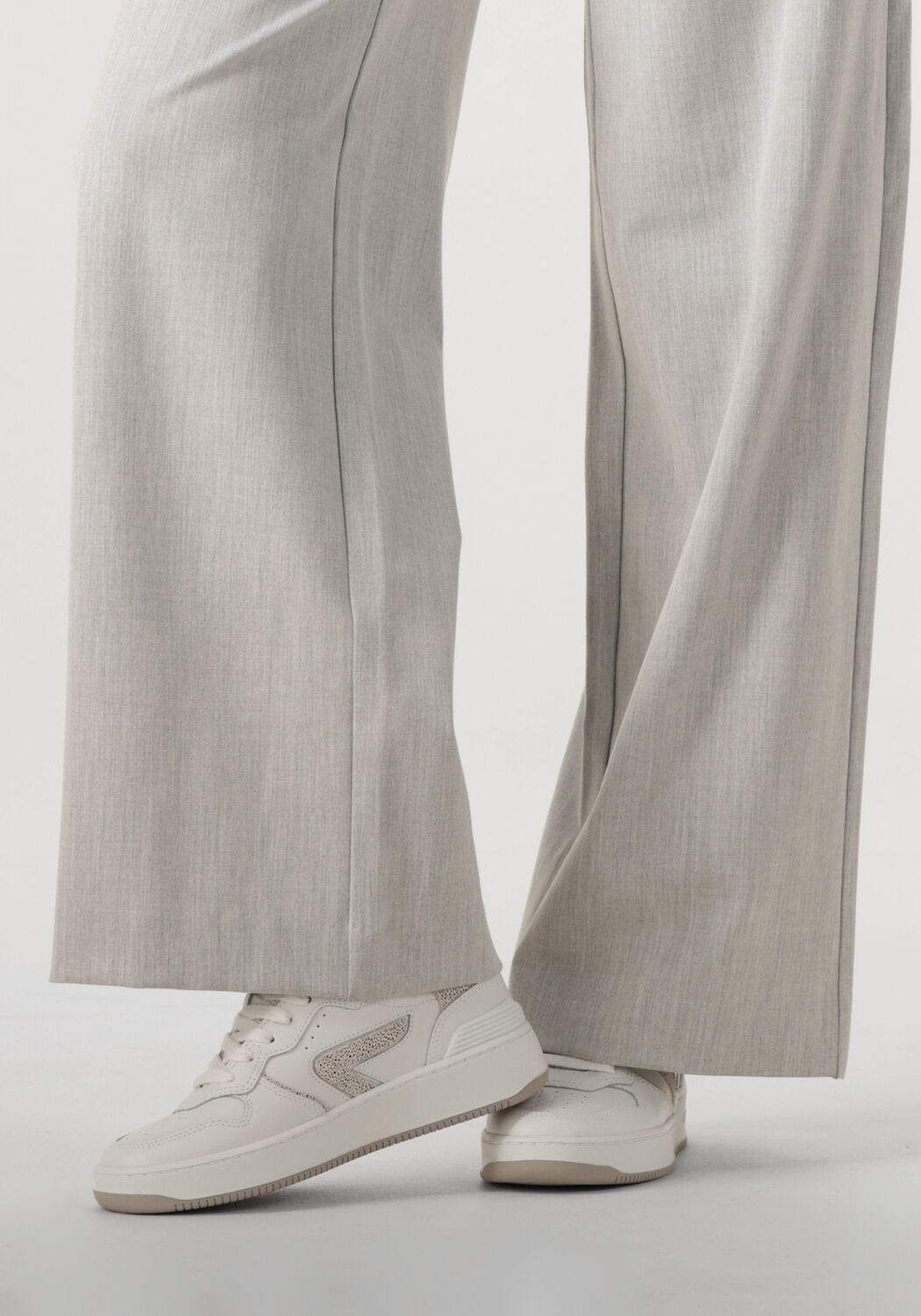 Witte HUB Sneakers SMASH - large