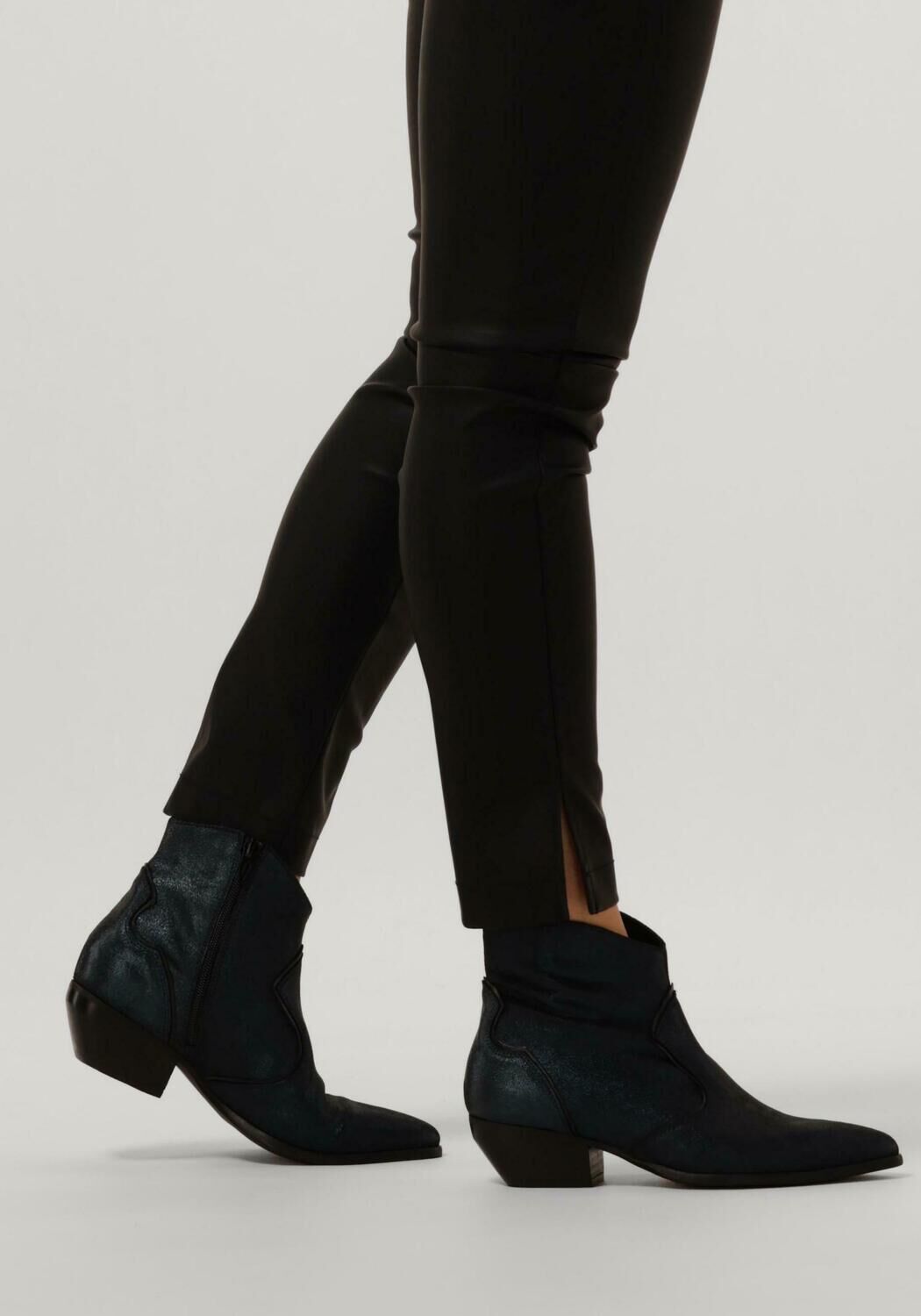 NOTRE-V Santiags AR234 en noir - large