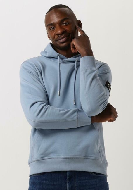 CALVIN KLEIN Chandail MONOLOGO SLEEVE BADGE HOODIE en bleu - large