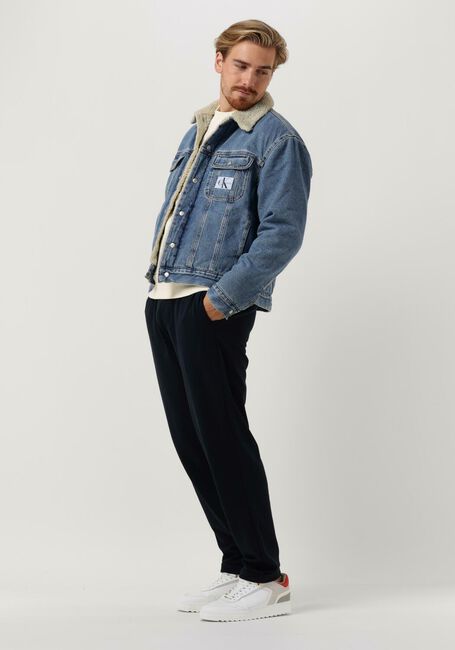 CALVIN KLEIN Veste en jean REGULAR 90S SHERPA DENIM JACKET en bleu - large