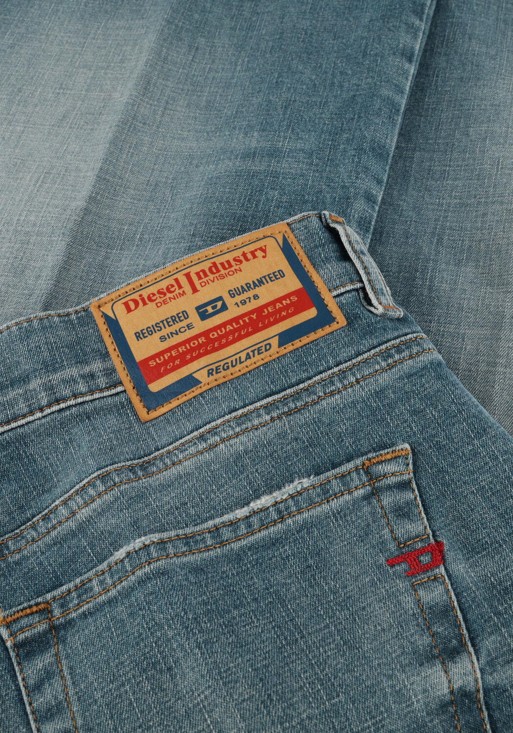 Lichtblauwe DIESEL Wide jeans 1978 D-AKEMI - large