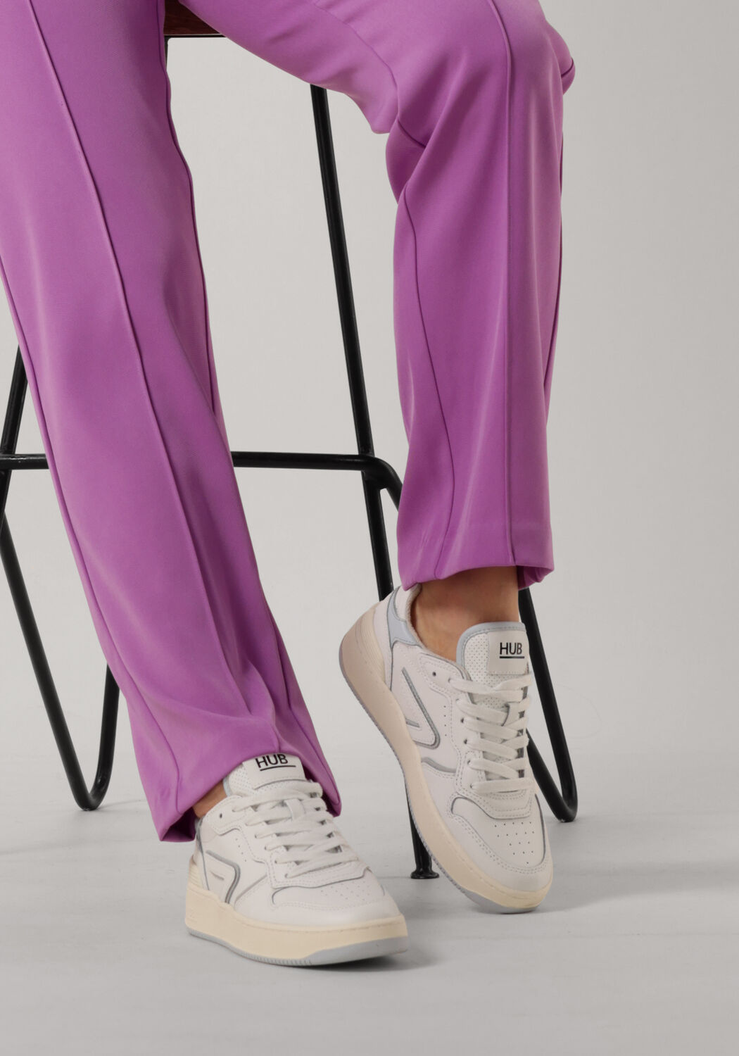 Witte HUB Sneakers SMASH - large