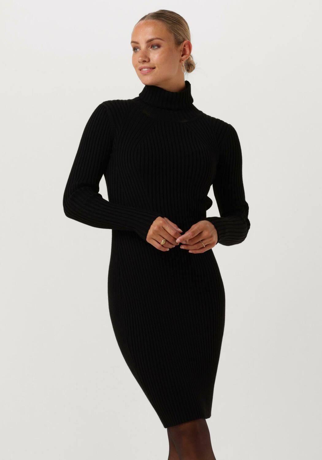 Zwarte JANICE Mini jurk JURK GEBREID KOL TRAVIS Omoda