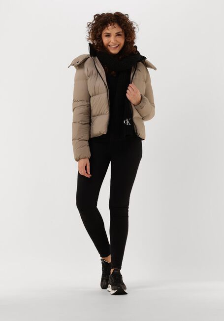 CALVIN KLEIN Veste matelassé CK MW DOWN SHORT PUFFER en taupe - large