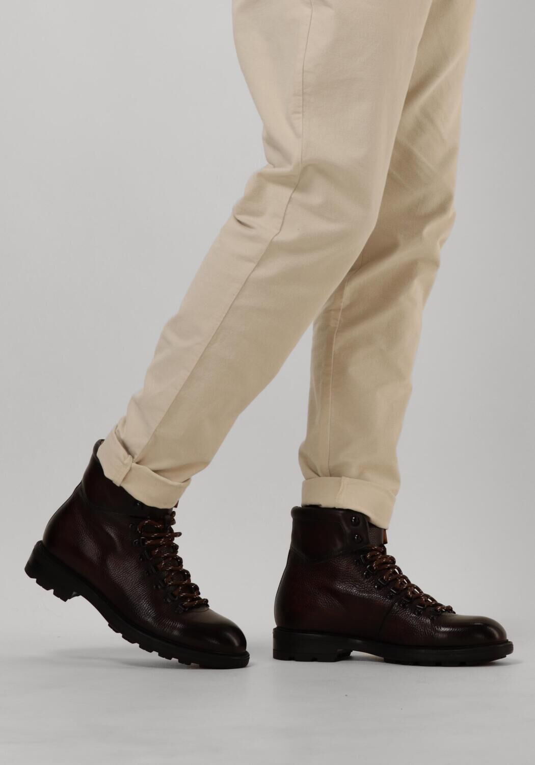 MAGNANNI Bottines &agrave; lacets 25407 en marron - large