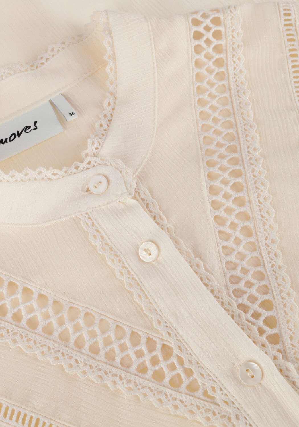 MOVES FEMILINE Blouses en blanc - large