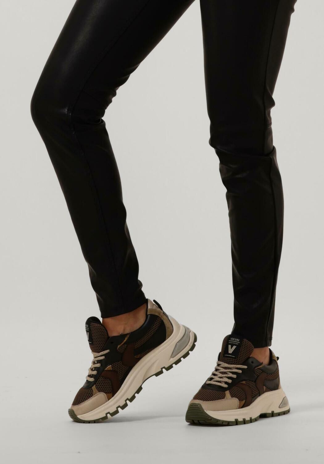 Bruine VIA VAI Sneakers LIZ IVY - large